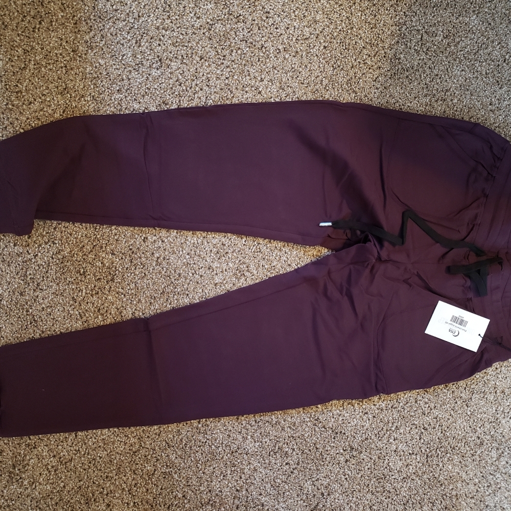 Zyia Unwind Plum Joggers Medium